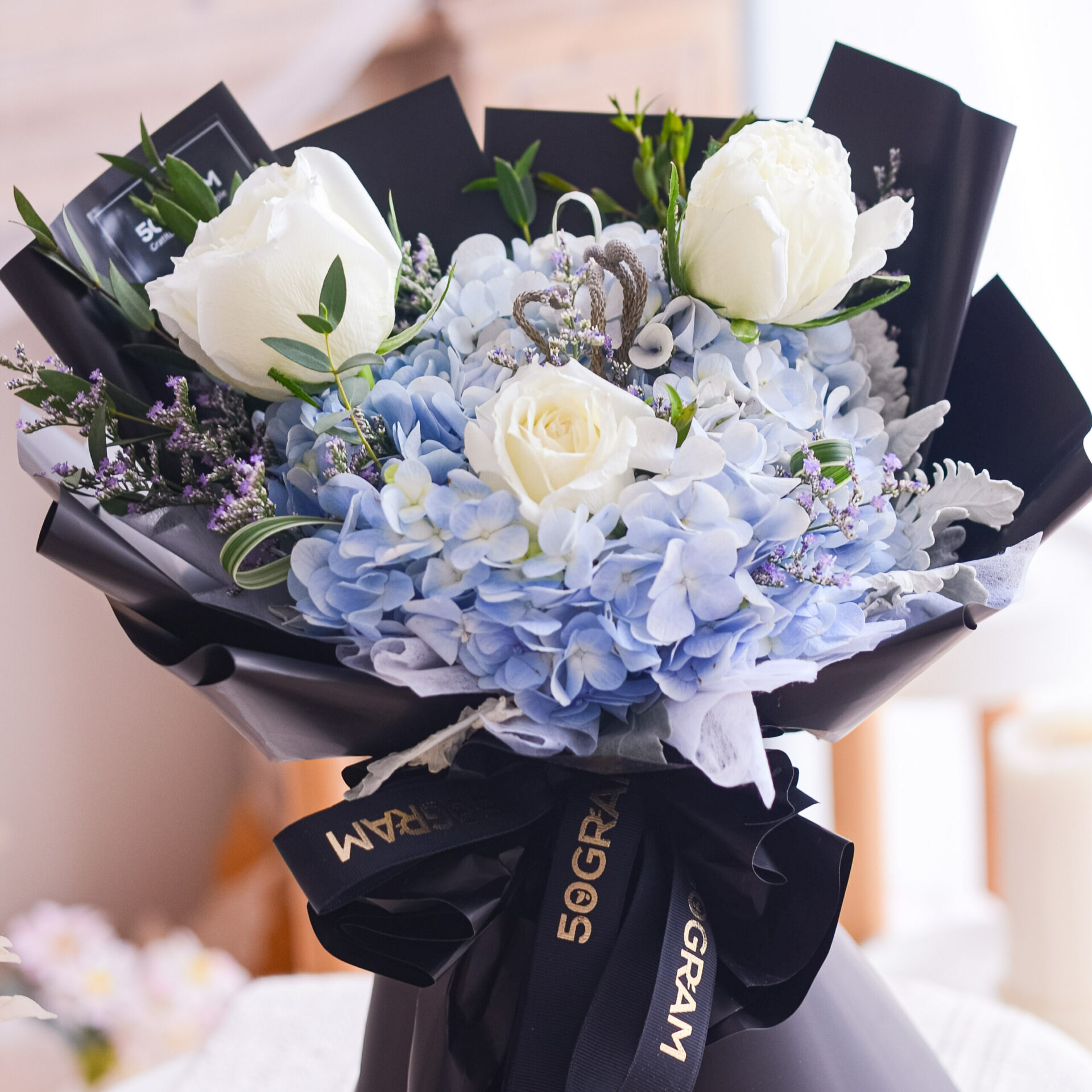Blue hydrangea, white rose, blue, white, free delivery, kl, kuala lumpur, birthday, surprise