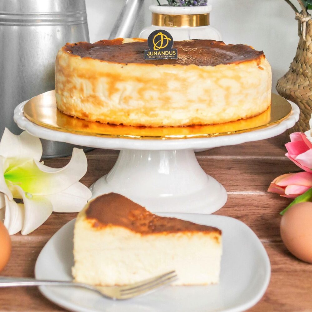 Burnt cheesecake front shot cropped e1594379118154