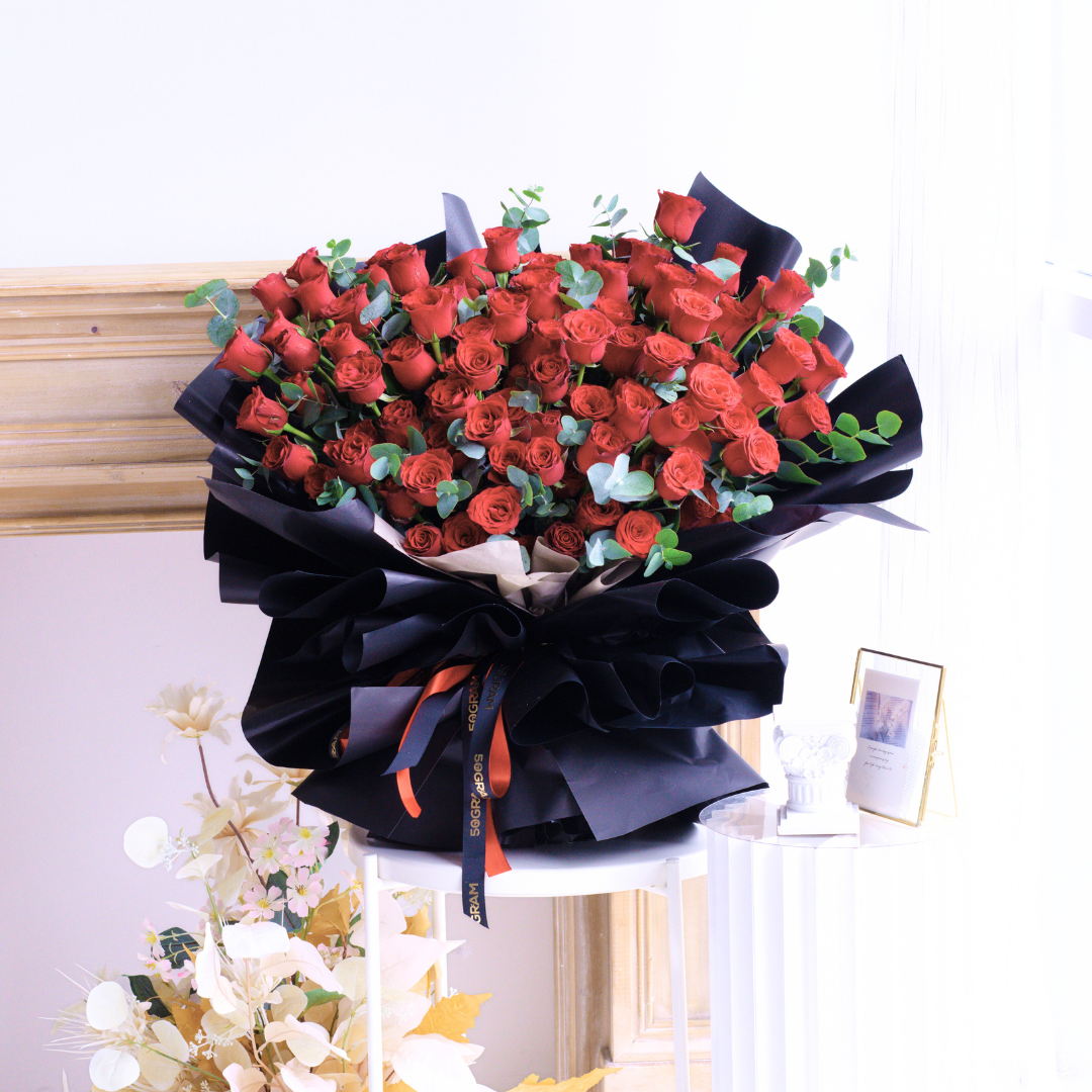 Luxuriante 99 roses marriage proposal hand bouquet - black - image 6