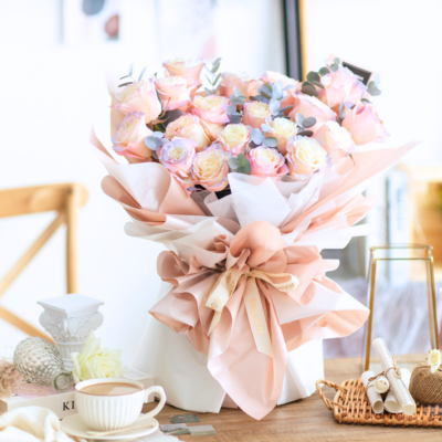 Gradience rosy roses hand bouquet , free delivery kl & pj