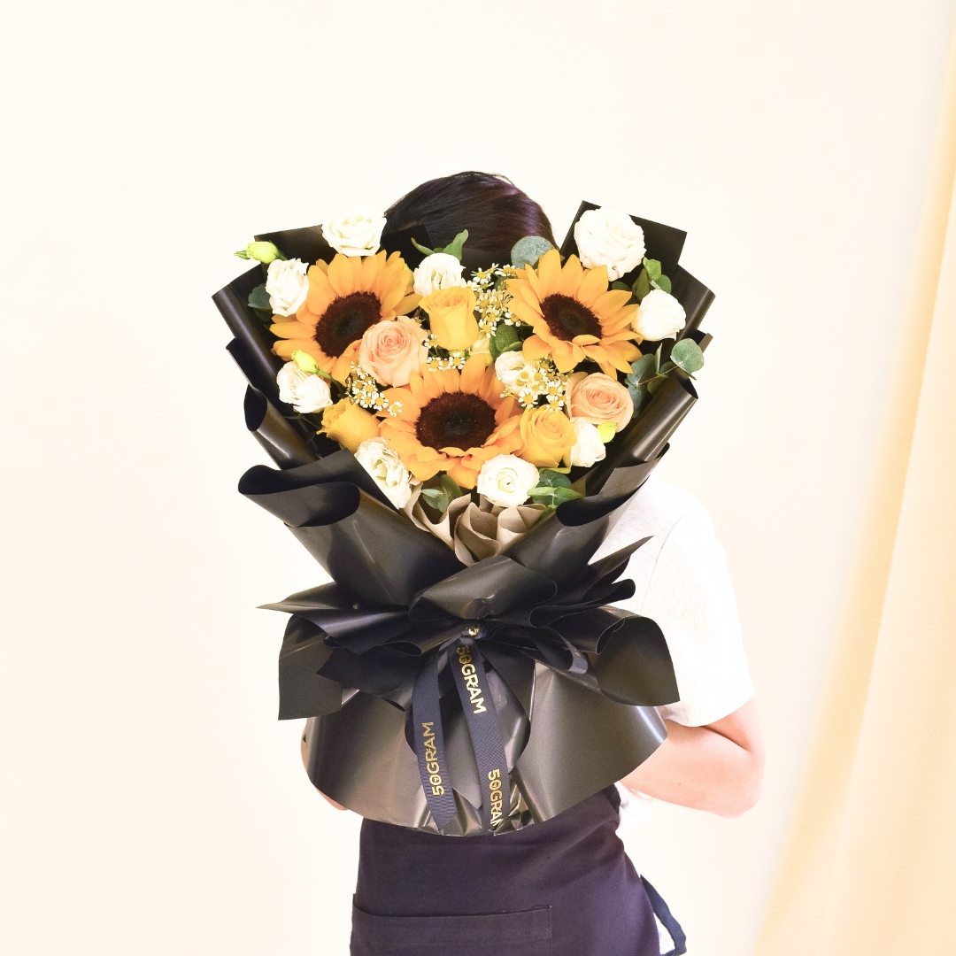 Sunflower vista flower bouquet - image 9