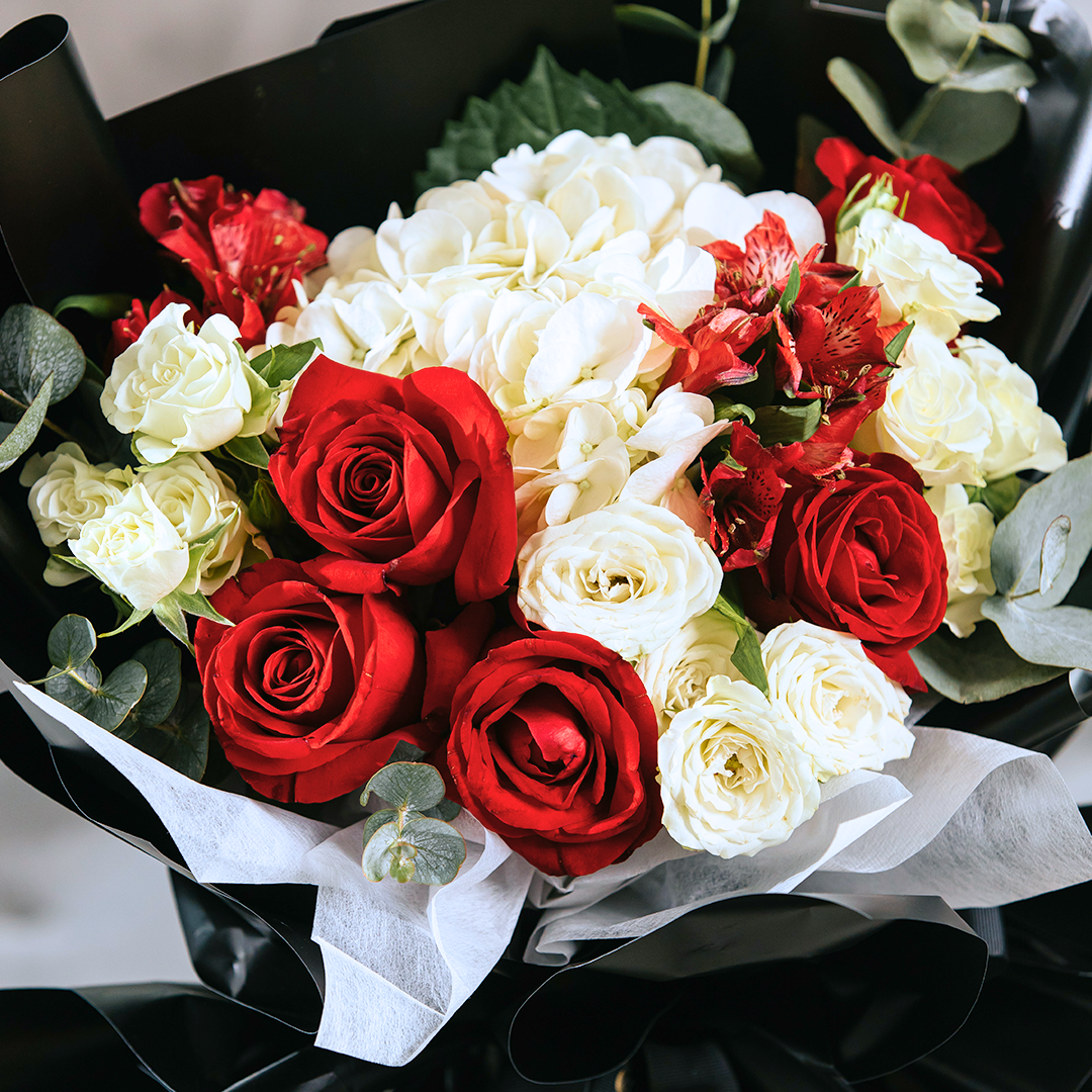 Pinacle Red White Hydrangea Hand Bouquet 4