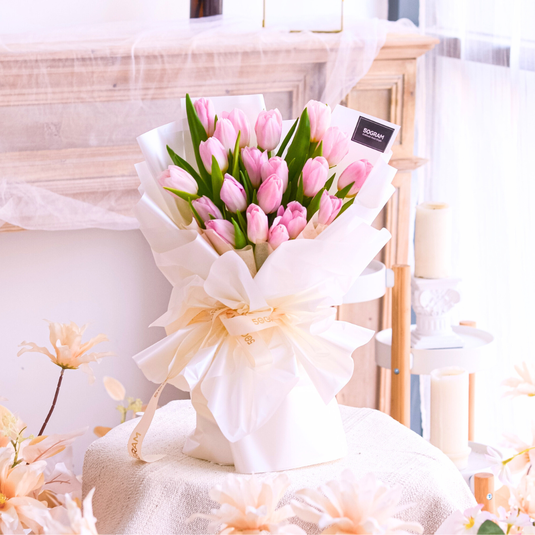 Light pink tulips hand bouquet, light pink, tulip, light pink tulip, free delivery, kl, kuala lumpur, birthday, surprise free delivery kl & pj