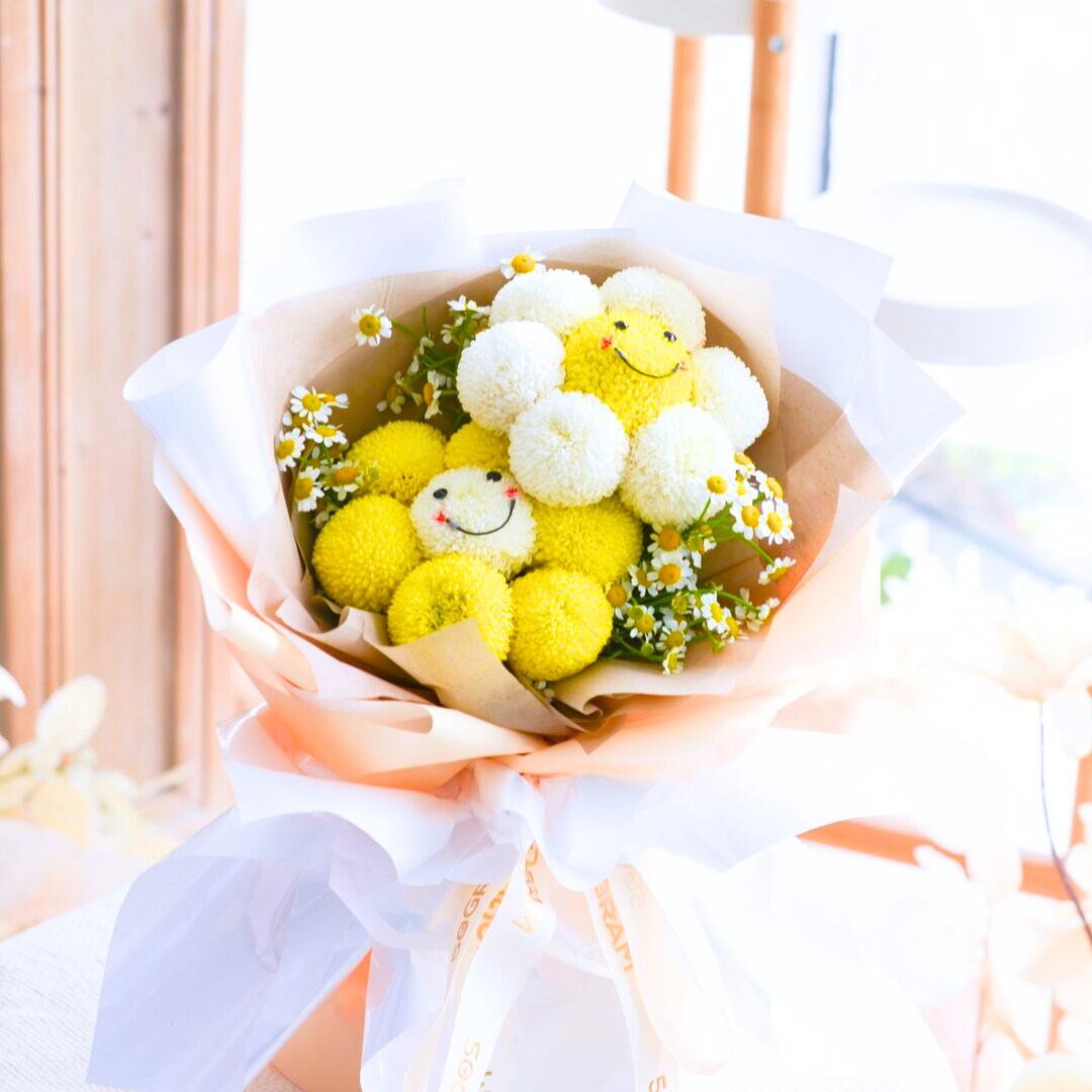 Happy face ping pong | hand bouquet , free delivery kl & pj
