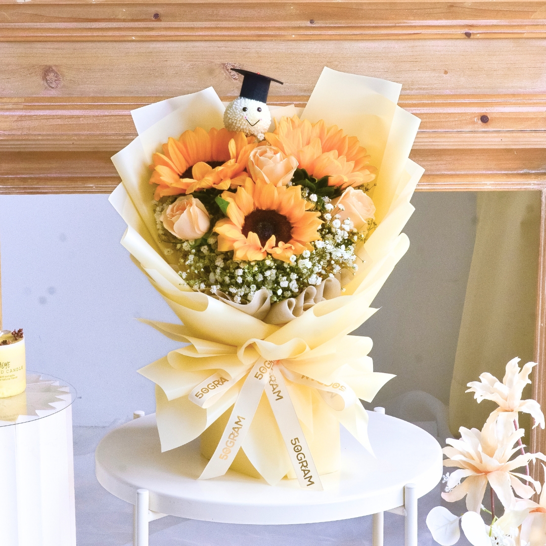 Sunny up sunflower bouquet | hand bouquet - image 4