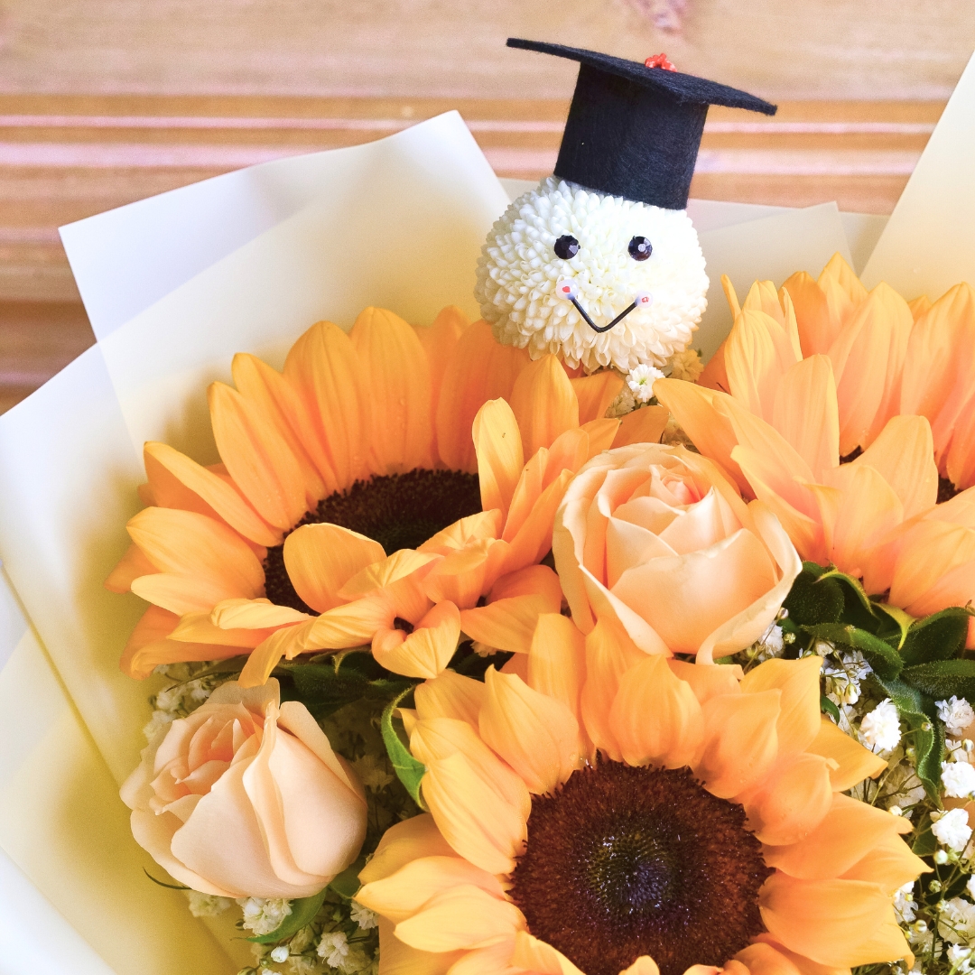 Sunny up sunflower bouquet | hand bouquet - image 8