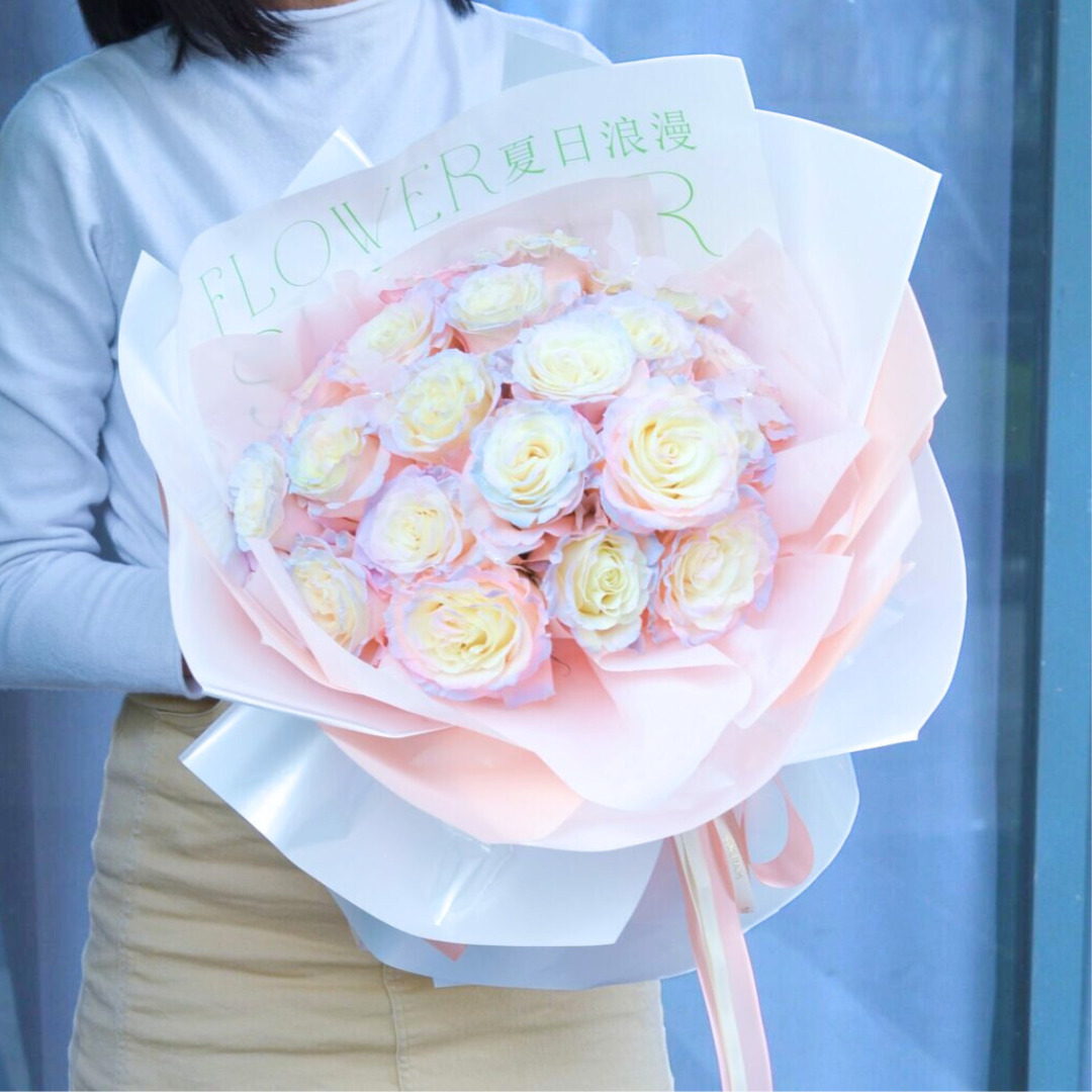 Aurora boreal gradience roses hand bouquet - image 2