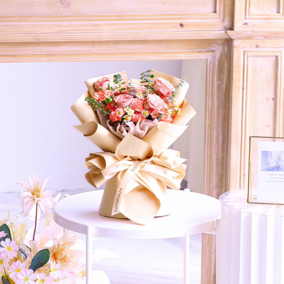 Sunrise charm cappuccino rose hand bouquet - image 5