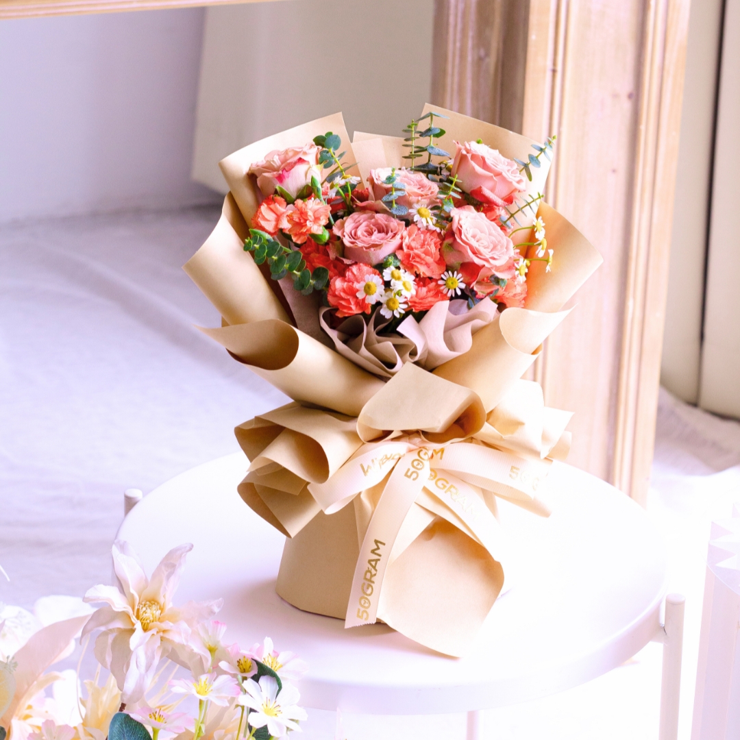 Sunrise charm cappuccino rose hand bouquet - image 6