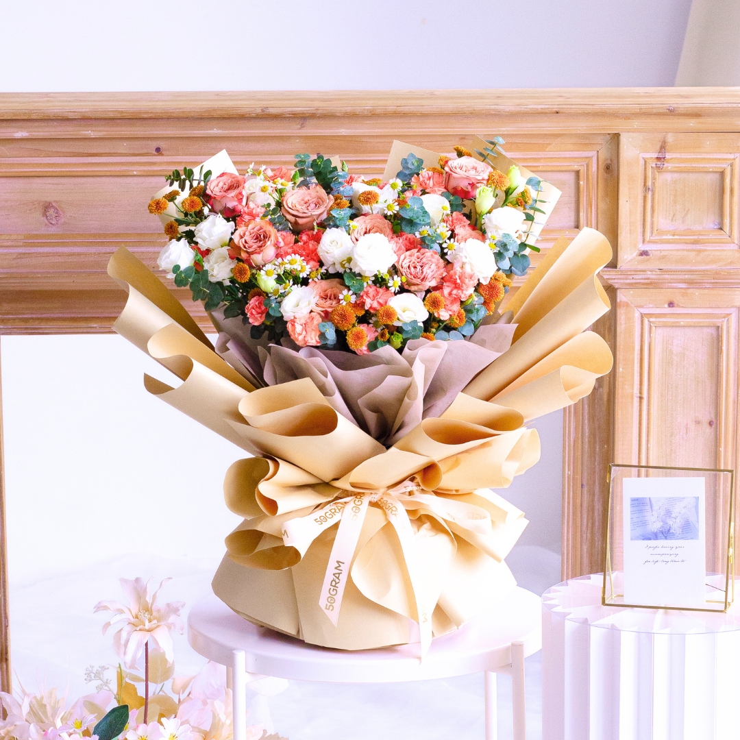 Sunrise charm cappuccino rose hand bouquet - image 12