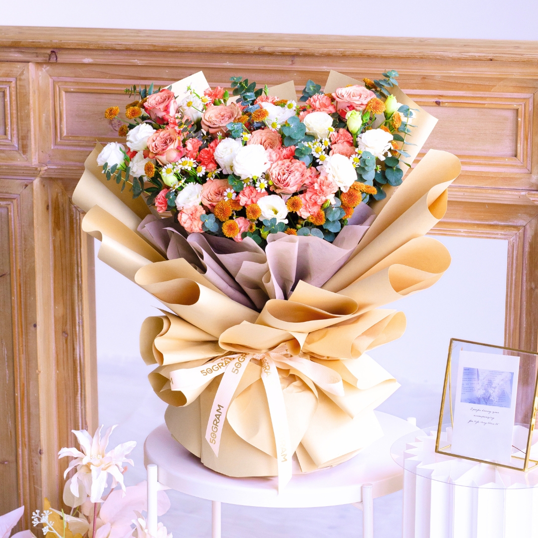 Sunrise charm cappuccino rose hand bouquet - image 11