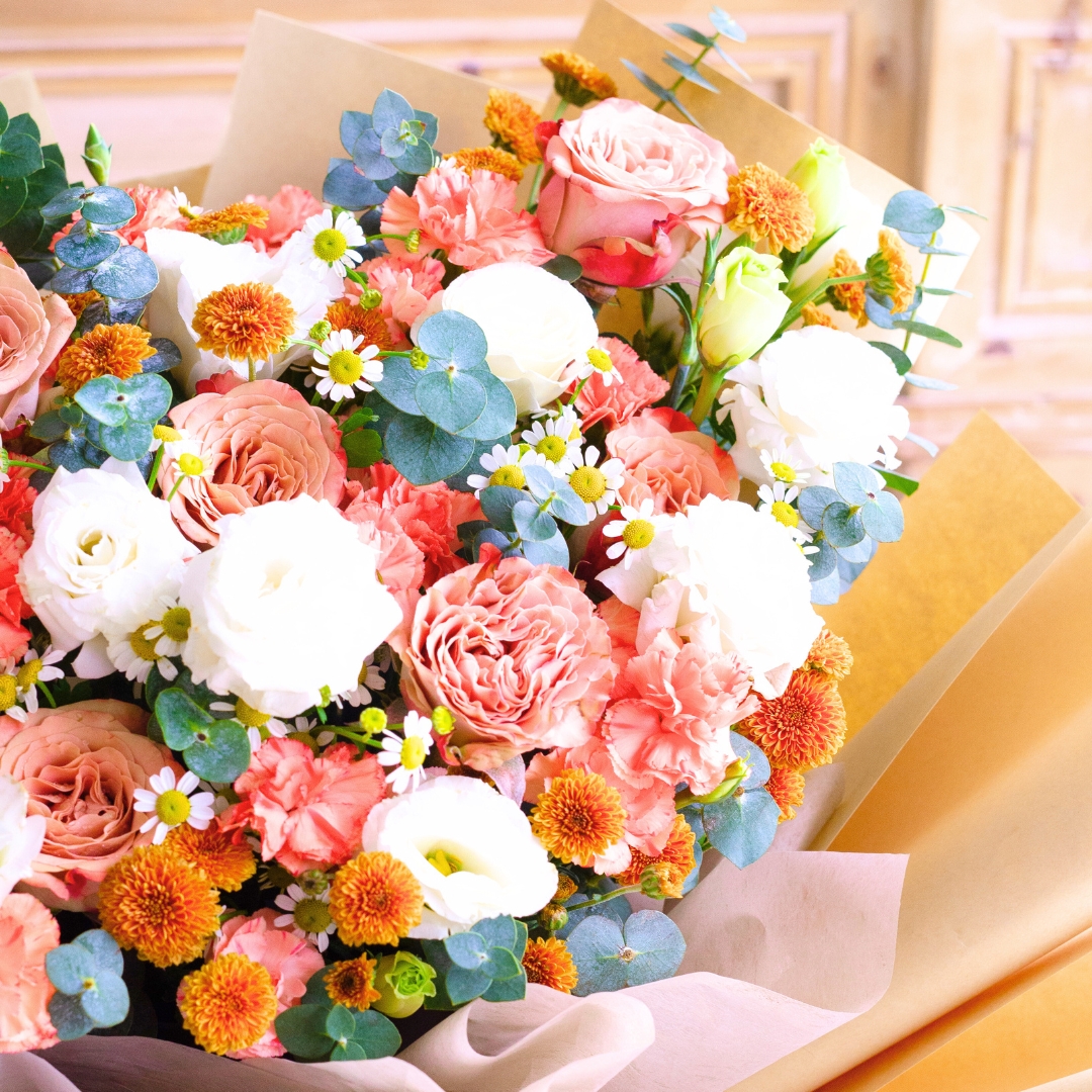 Sunrise charm cappuccino rose hand bouquet - image 9