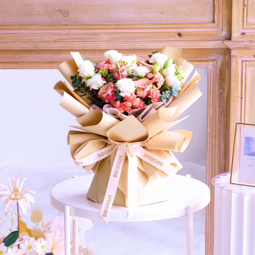 Sunrise charm cappuccino rose hand bouquet - image 16