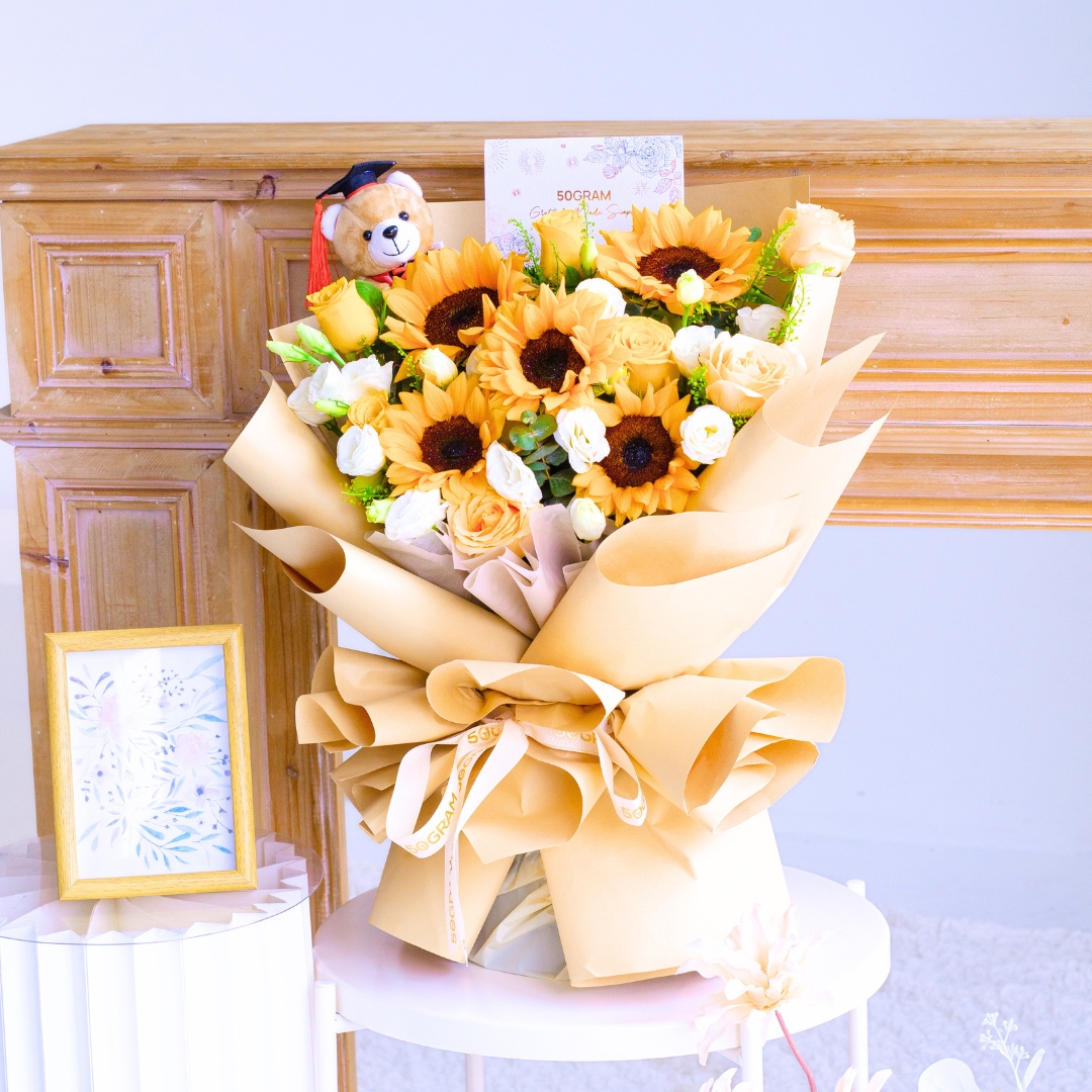 Future bright sunflower hand bouquet - image 14