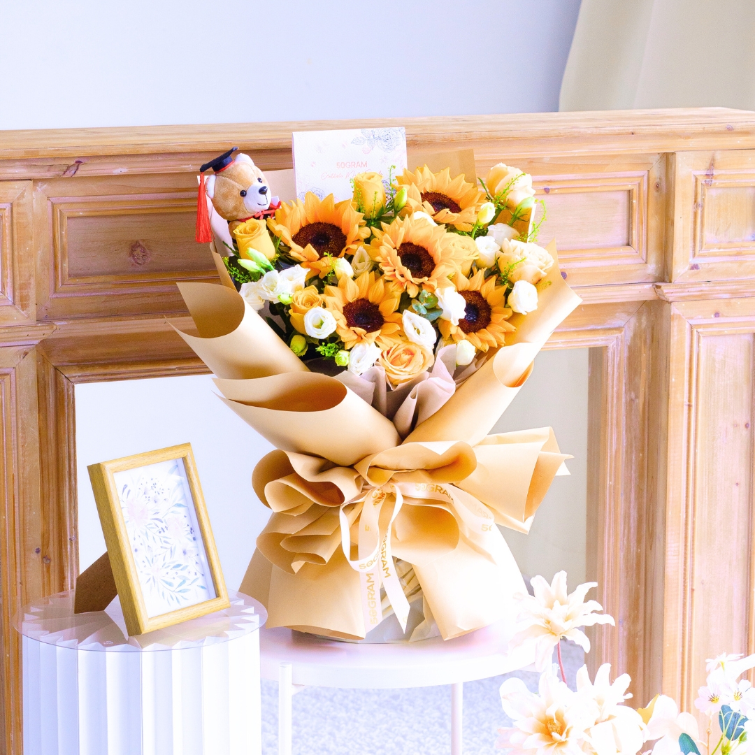 Future bright sunflower hand bouquet - image 13