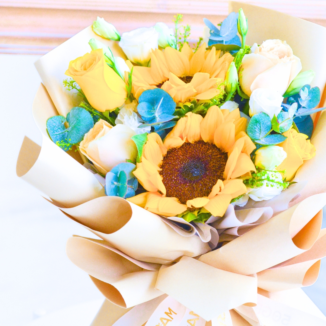 Future bright sunflower hand bouquet - image 7