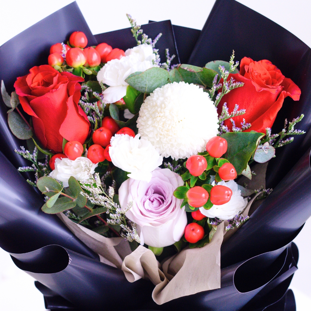 Moonlit love red roses hand bouquet - image 8