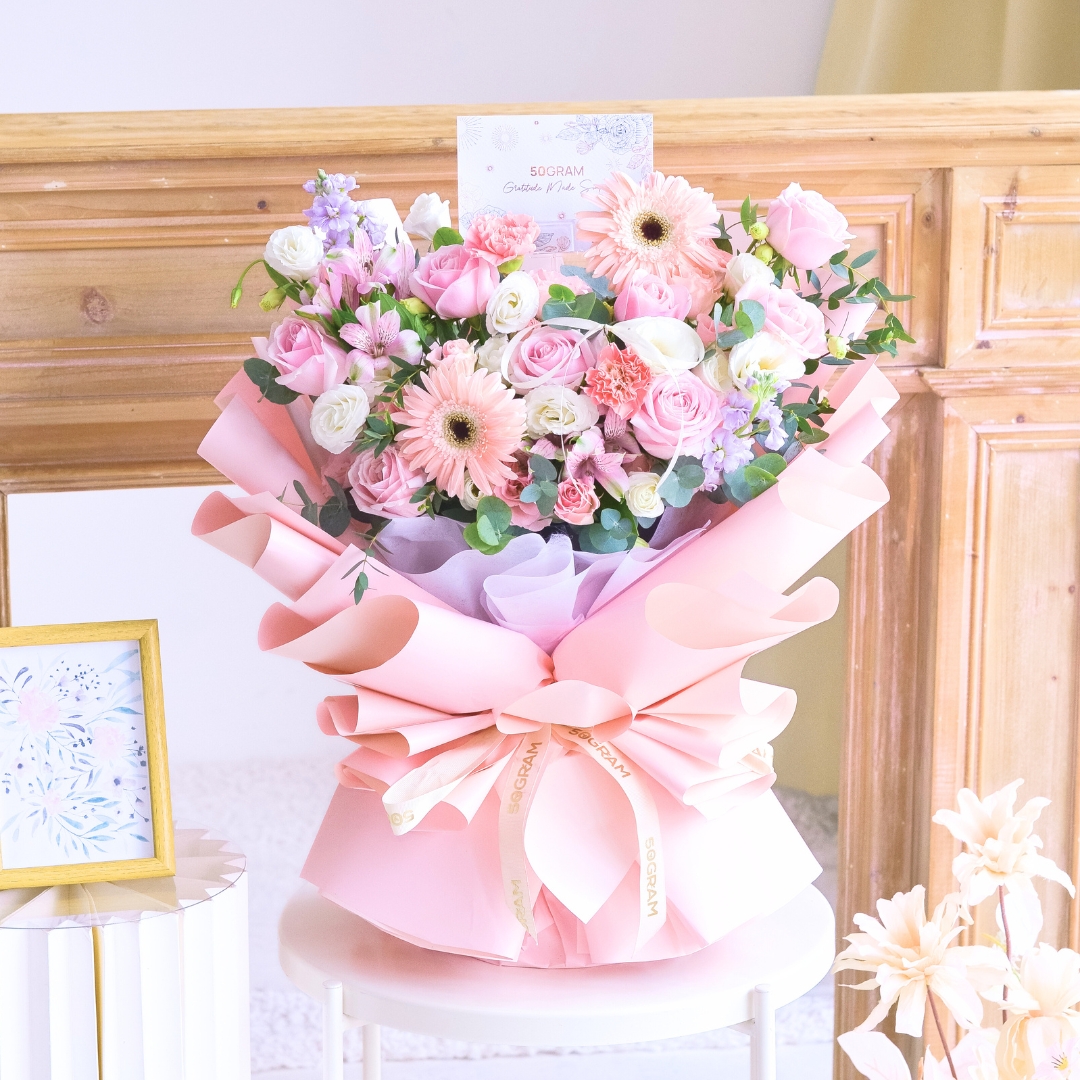 Lush romance hand bouquet - image 8