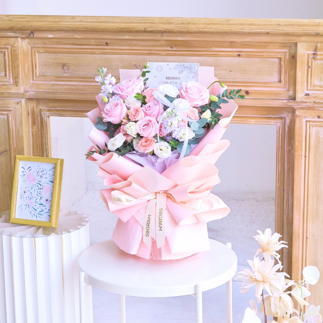 Lush romance hand bouquet - image 5