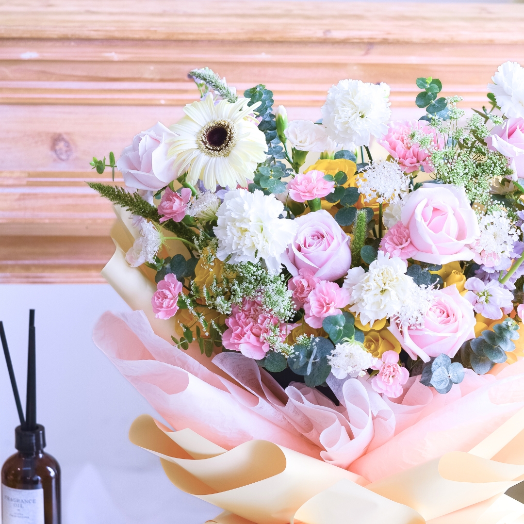 Honey haze hand bouquet - image 8