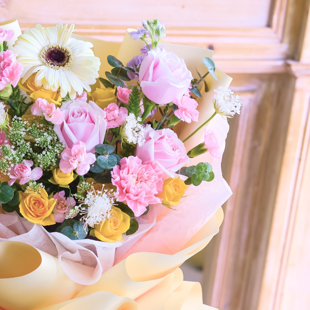 Honey haze hand bouquet - image 13