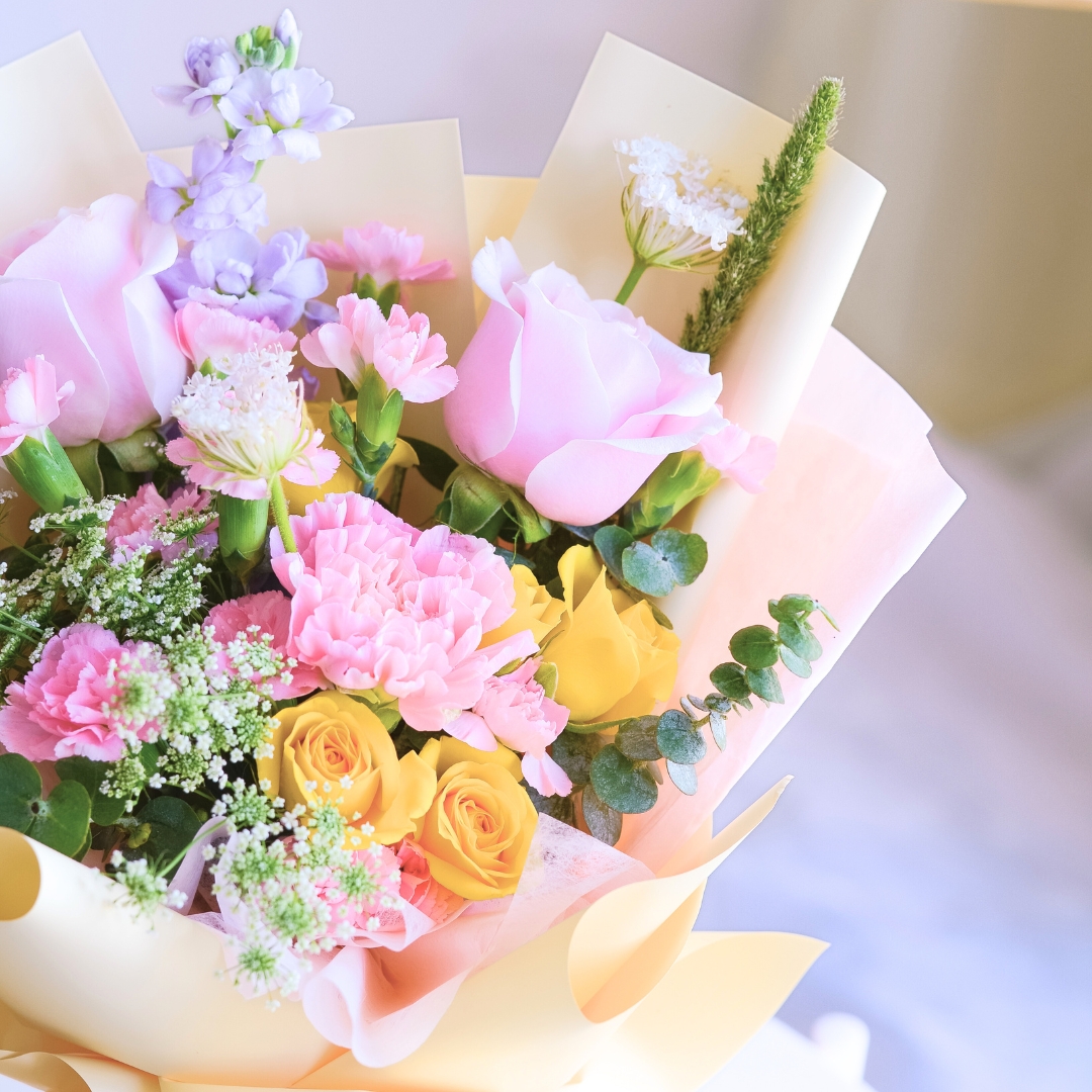 Honey haze hand bouquet - image 19