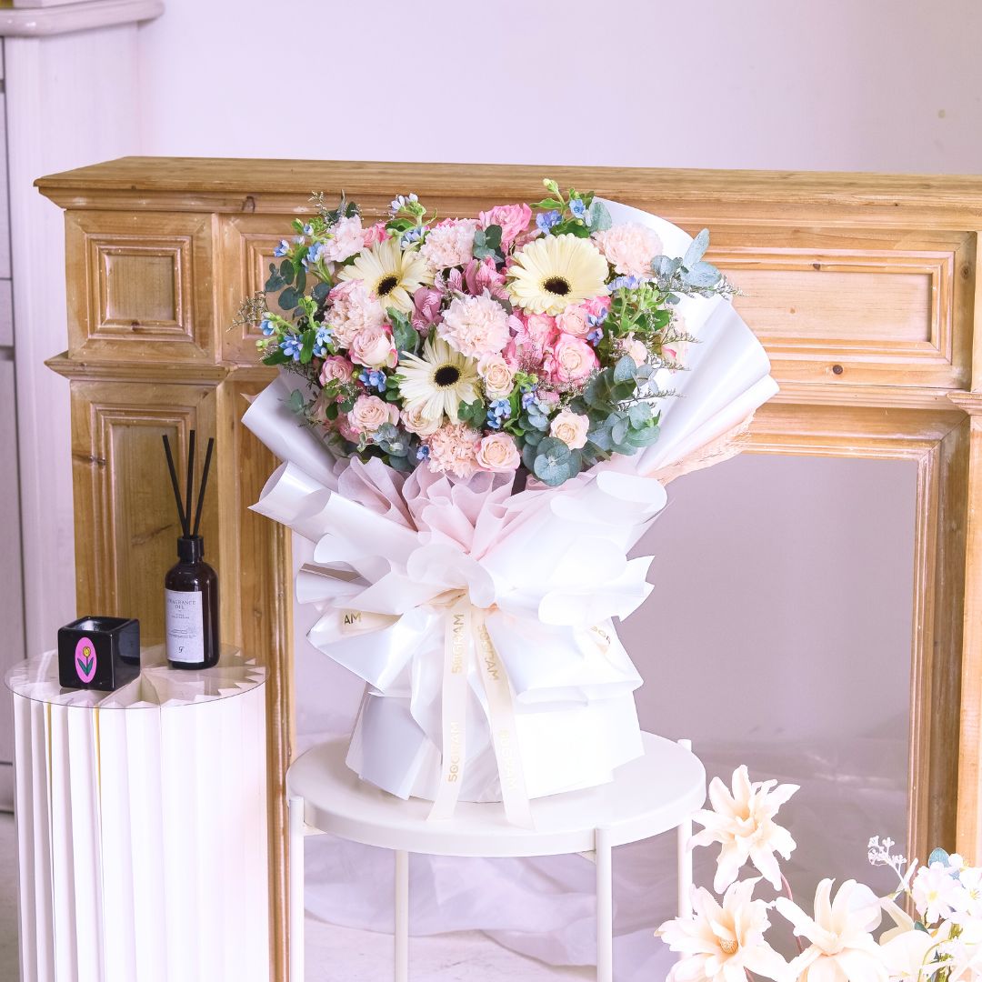 Maison andrea white daisy hand bouquet - image 7