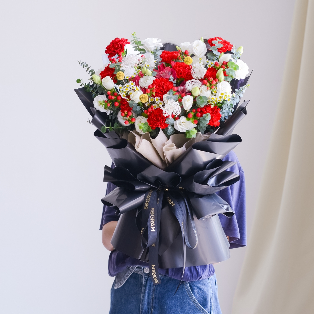 Noir muse hand bouquet - image 9