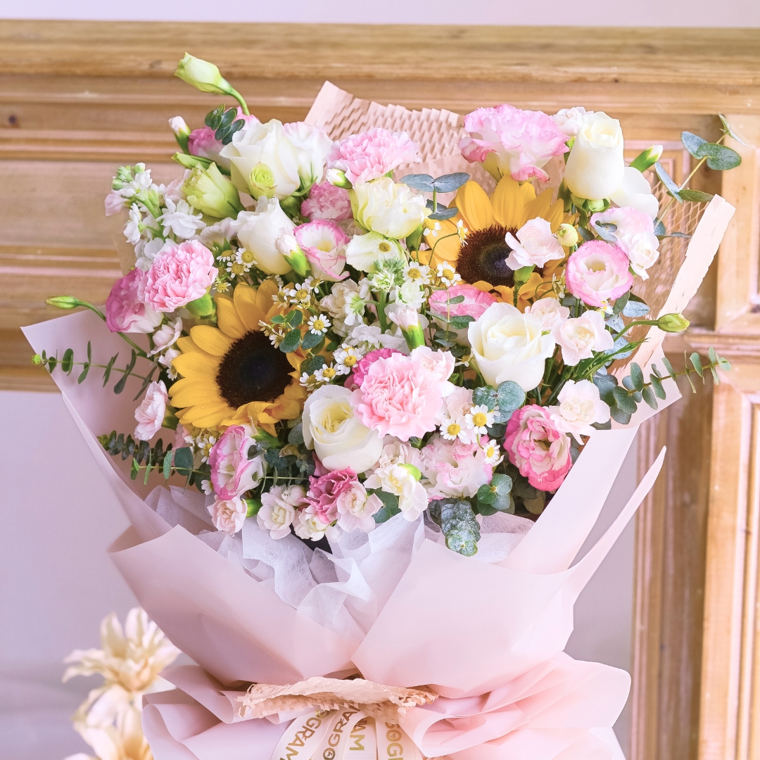 Sugar sun sunflower hand bouquet - image 7