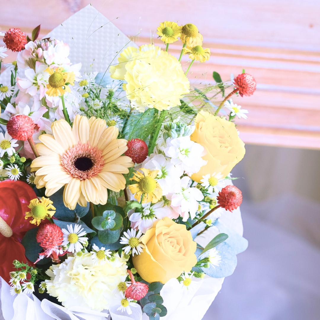 Sunset motion milky daisy hand bouquet - image 8