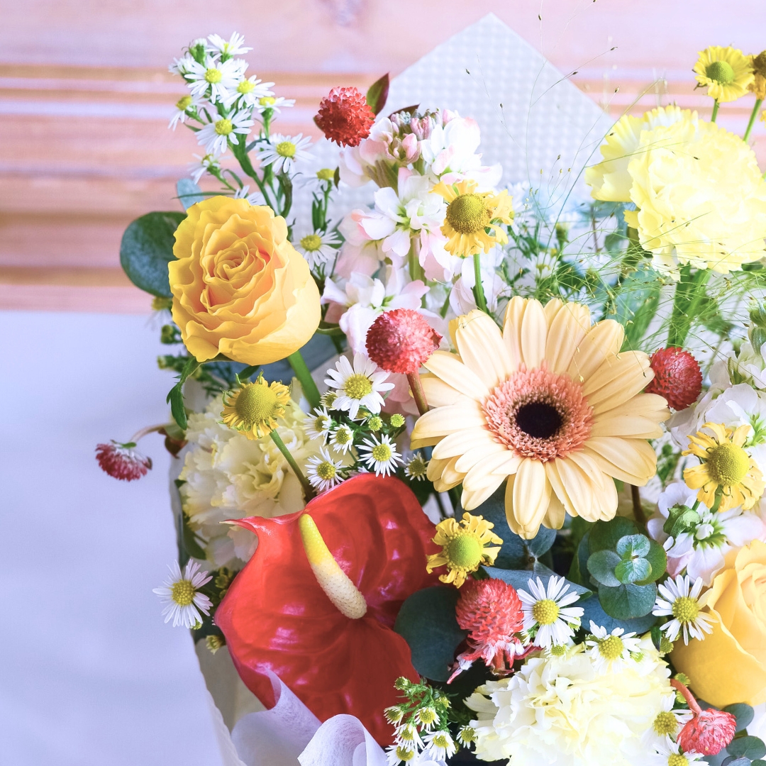 Sunset motion milky daisy hand bouquet - image 7