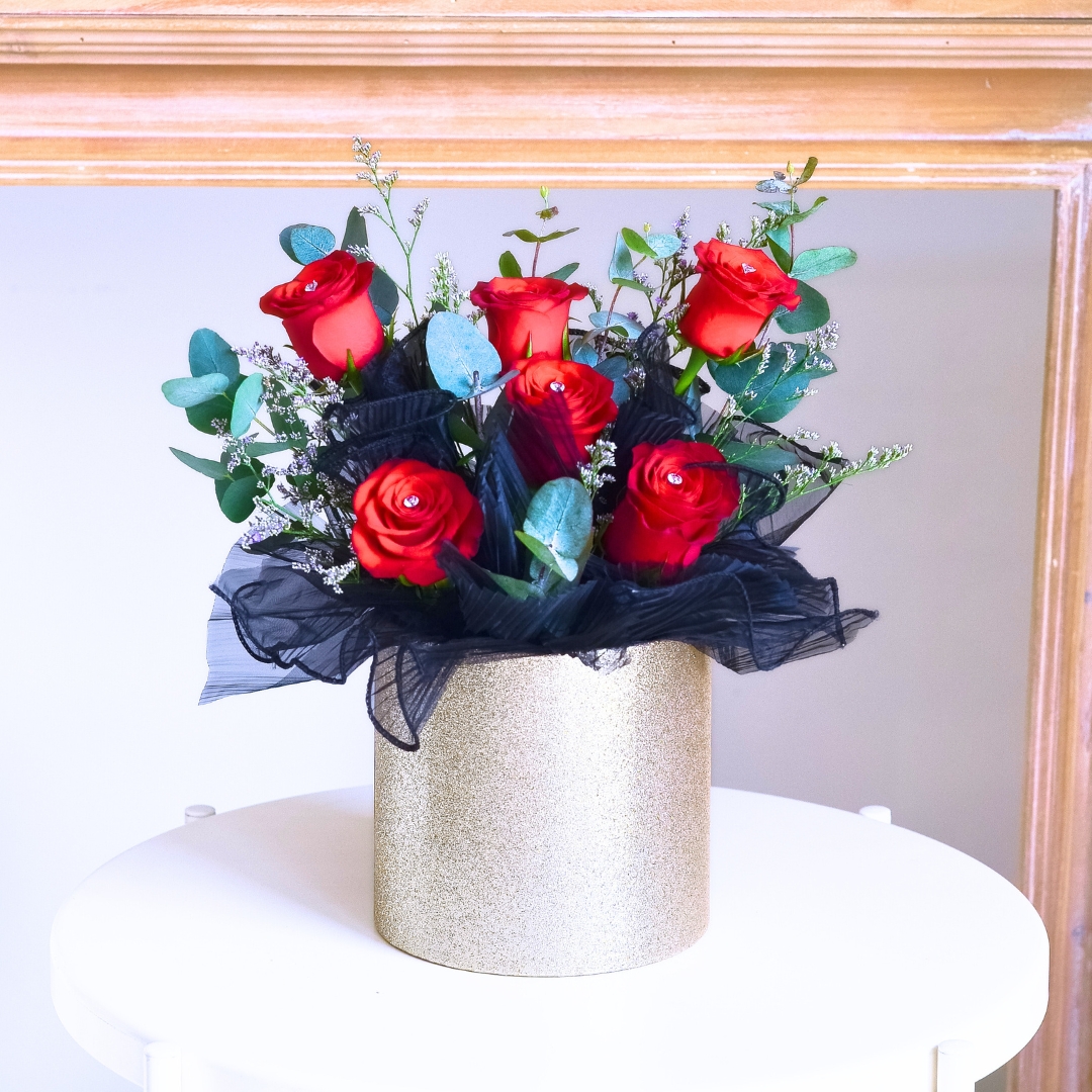 Berry bloom red roses flower box - image 4
