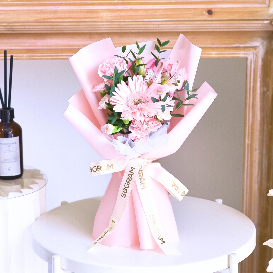 Pinkie pop pink daisy carnation hand bouquet - image 4