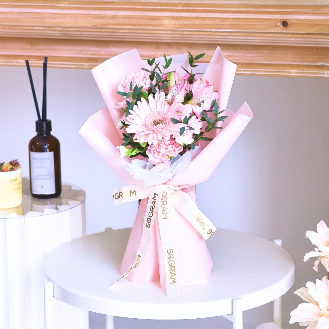 Pinkie pop pink daisy carnation hand bouquet - image 6