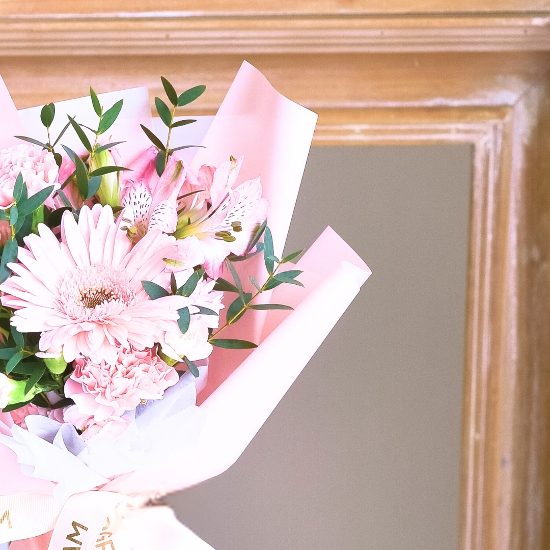 Pinkie pop pink daisy carnation hand bouquet - image 7