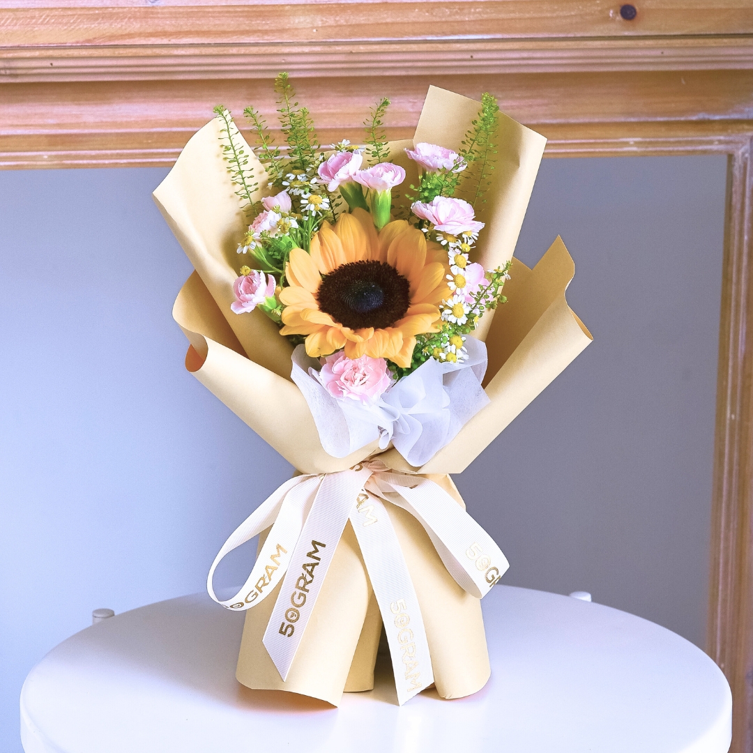 Sandy spark sunflower hand bouquet - image 3