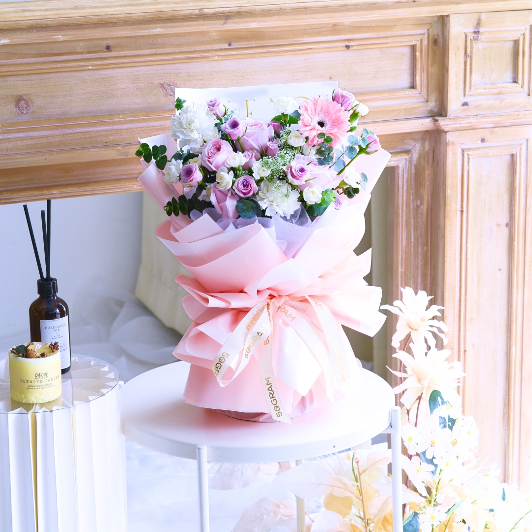 Soft spark qi xi hand bouquet - image 5