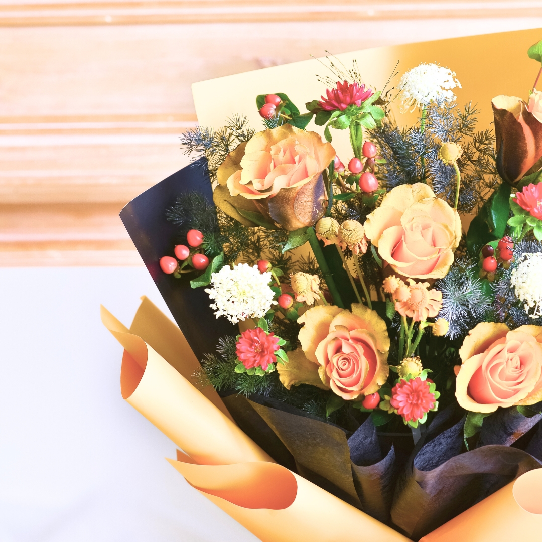 Pumpkin kiss orange roses hand bouquet - image 7