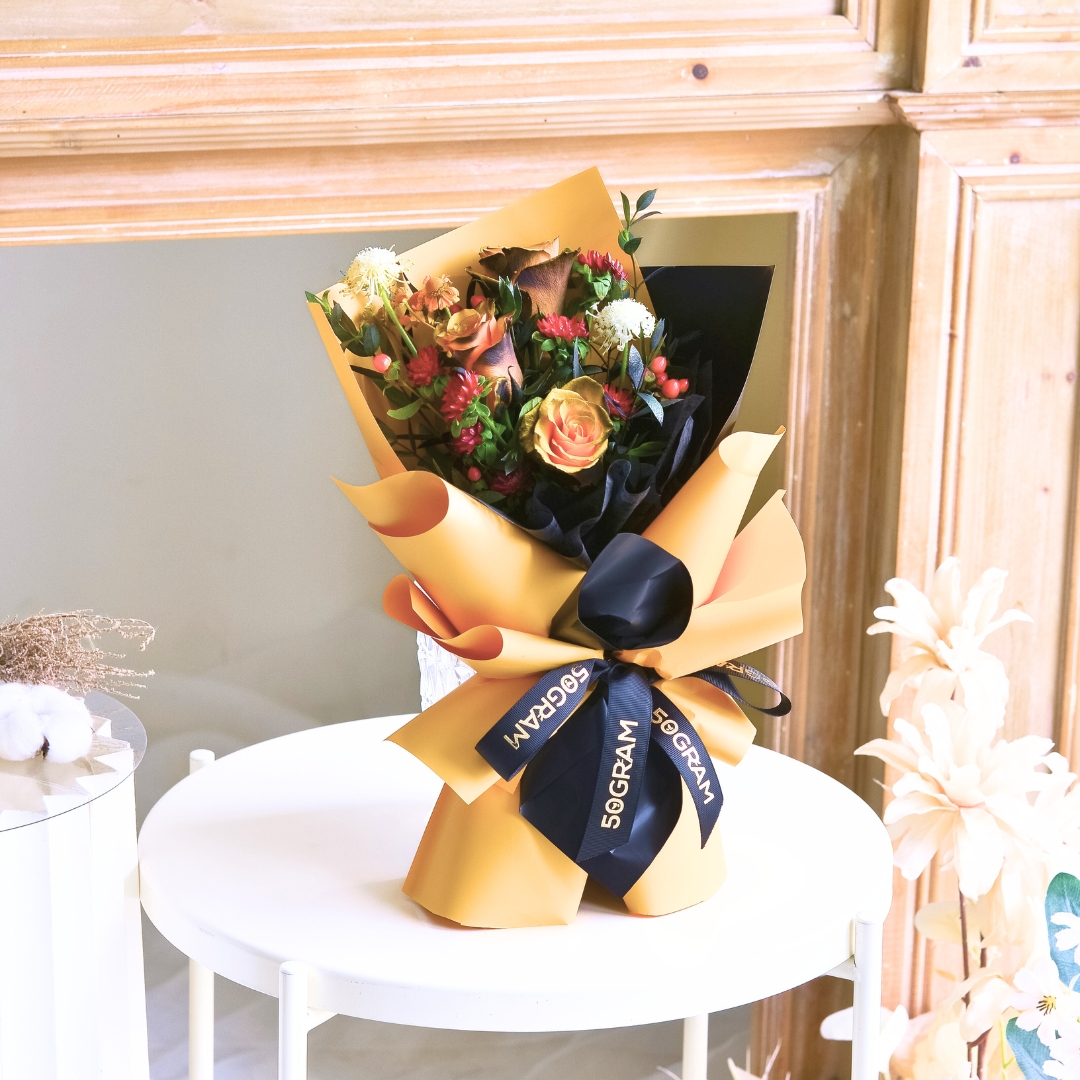 Pumpkin kiss orange roses hand bouquet - image 9