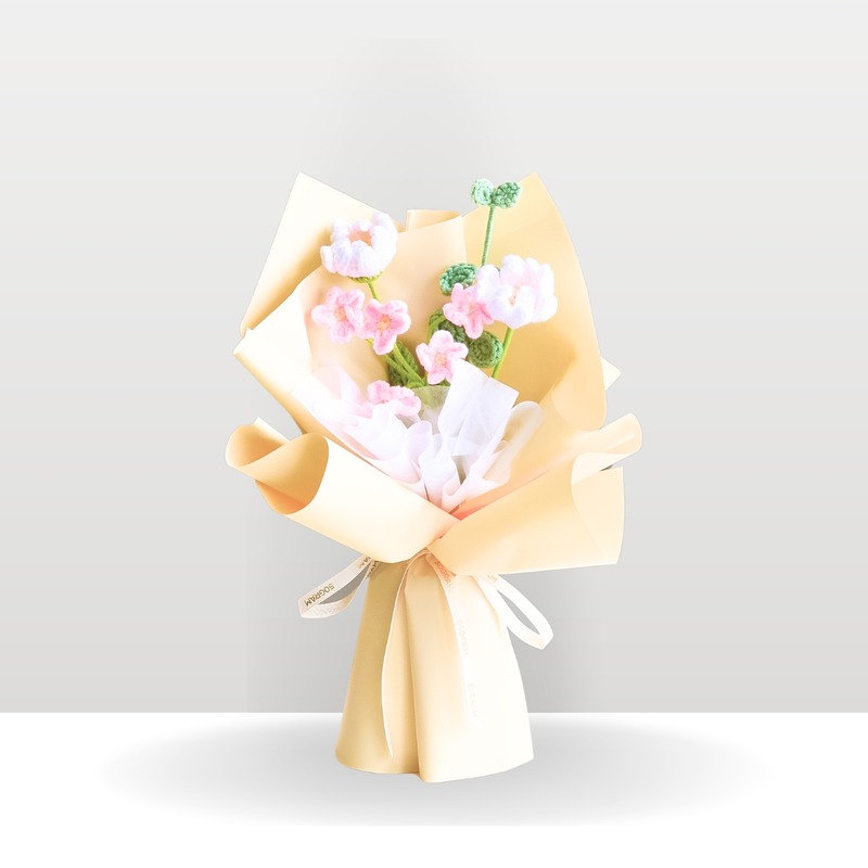 Twirl Bloom Crochet Mini Bouquet