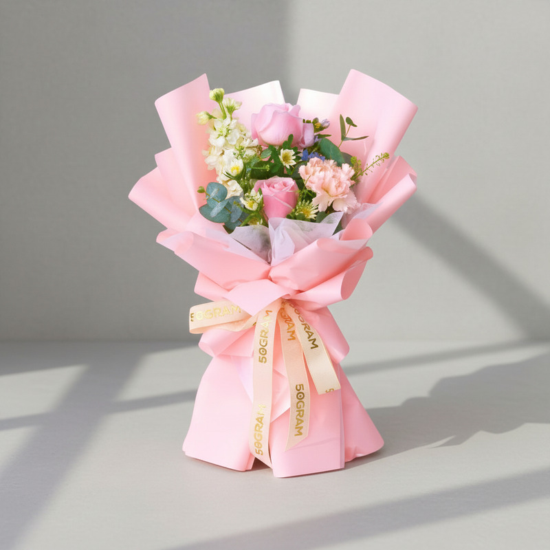 Rosy Crown Women's Day Mini Hand Bouquet
